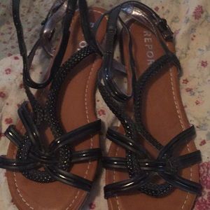 Cute black sandals 7 nwot